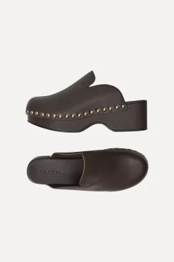 STINE GOYA SGStockholm Clogs - Chocolate Flash Sale